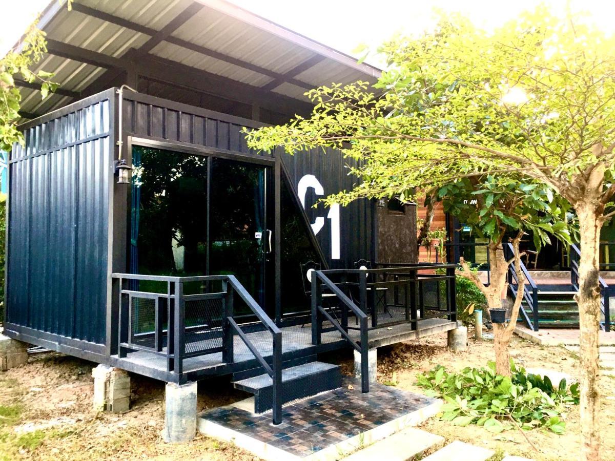 The Loft Resort Kabin Buri Exterior photo